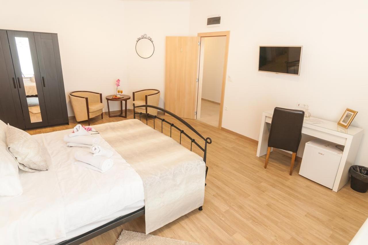 Via Domus Hotel Split Kültér fotó
