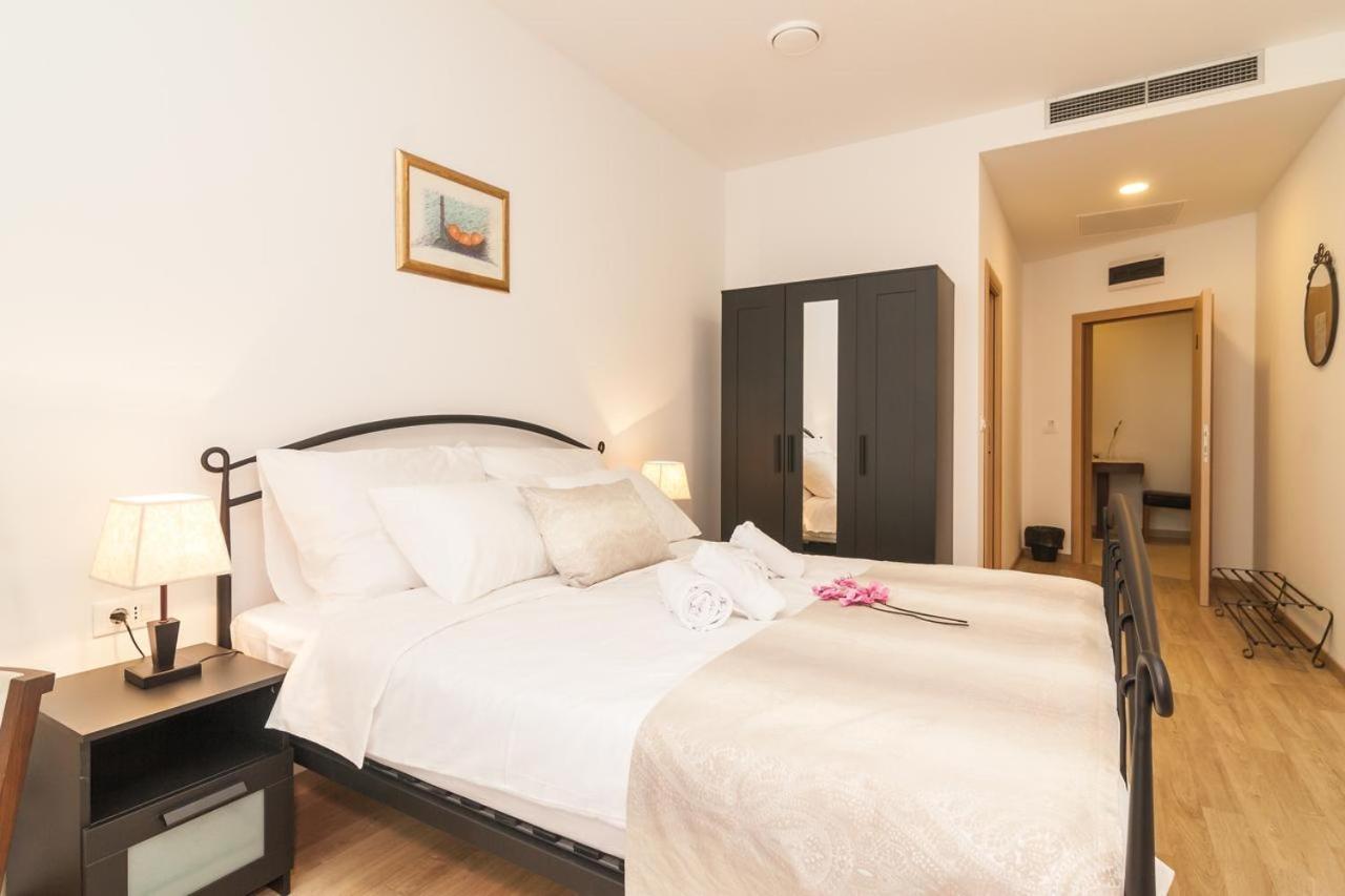 Via Domus Hotel Split Kültér fotó