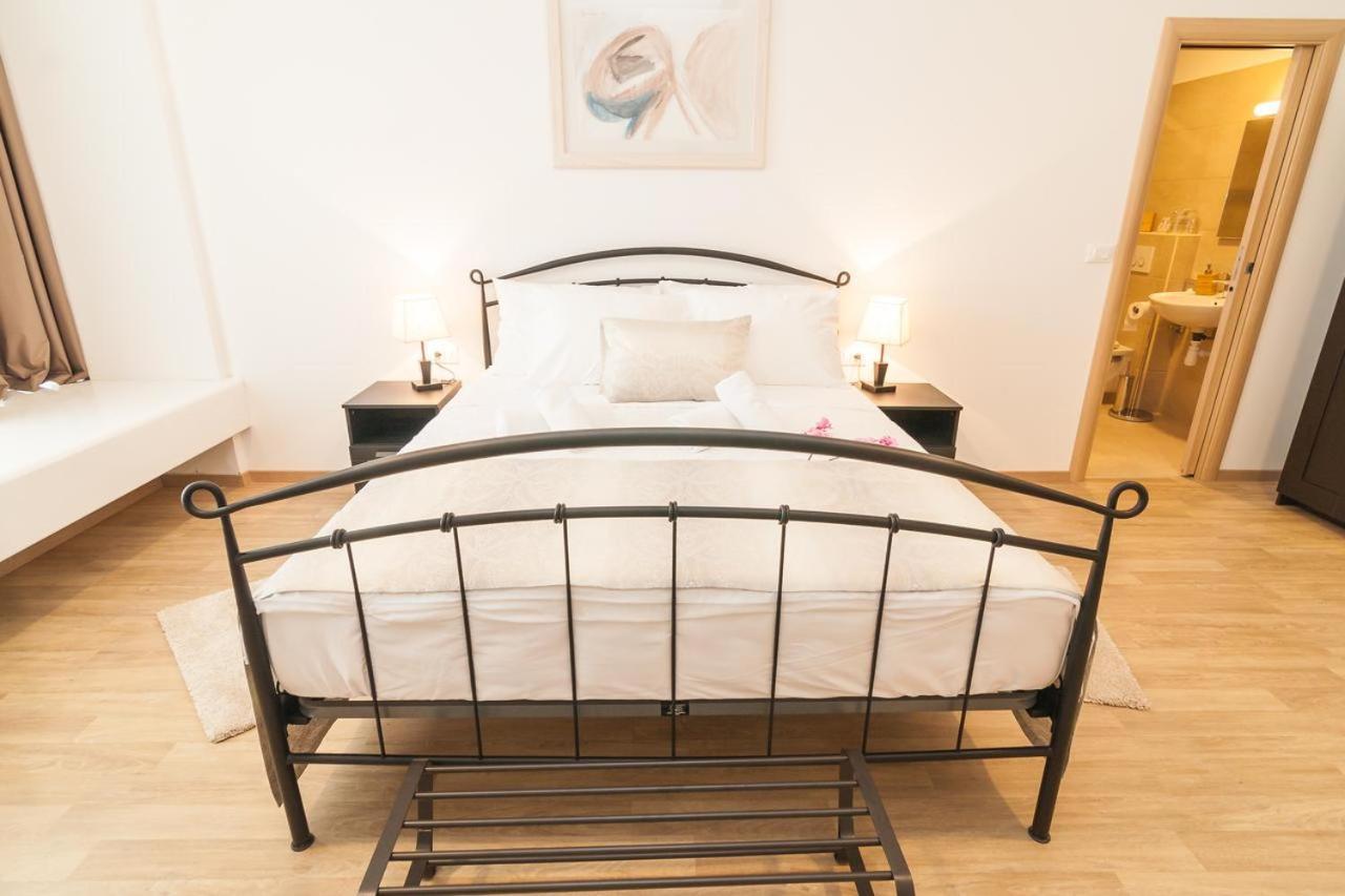 Via Domus Hotel Split Kültér fotó