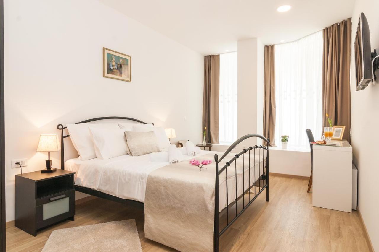 Via Domus Hotel Split Kültér fotó
